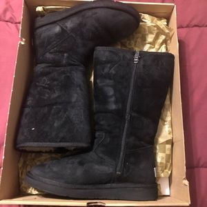 Black UGG Sumner boots